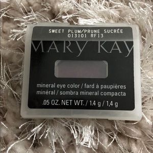 Mary Kay mineral eye color in sweet plum
